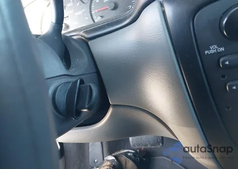 2001 Ford Taurus Lx z USA, uszkodzony, nr VIN 1FAFP52UX1A167857